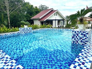 Hồ bơi