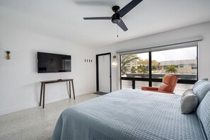 Deluxe Studio Suite, 1 King Bed, Kitchen - Ocean Villas of Deerfield (Deerfield Beach)