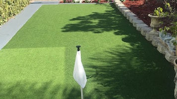 Mini-golf