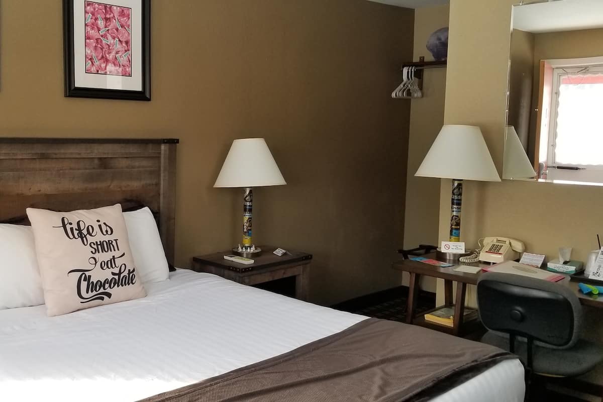 Desk, iron/ironing board, free WiFi, bed sheets