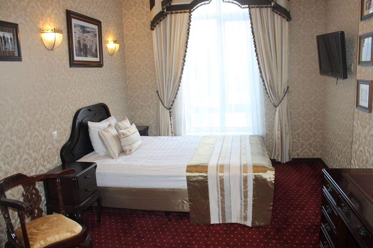 Suite, 1 kamar tidur | Minibar dan didekorasi berbeda-beda