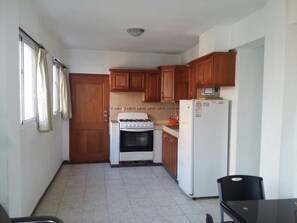 大冰箱、炉灶、厨具/餐具