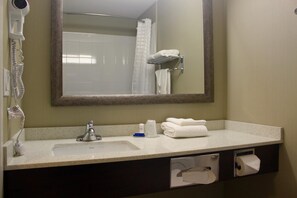 Bathroom - Meridian INN Suites (Lloydminster)