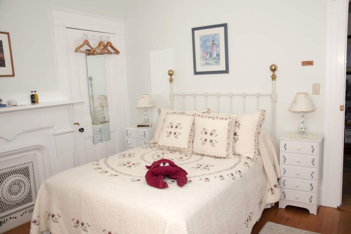Azalea Room