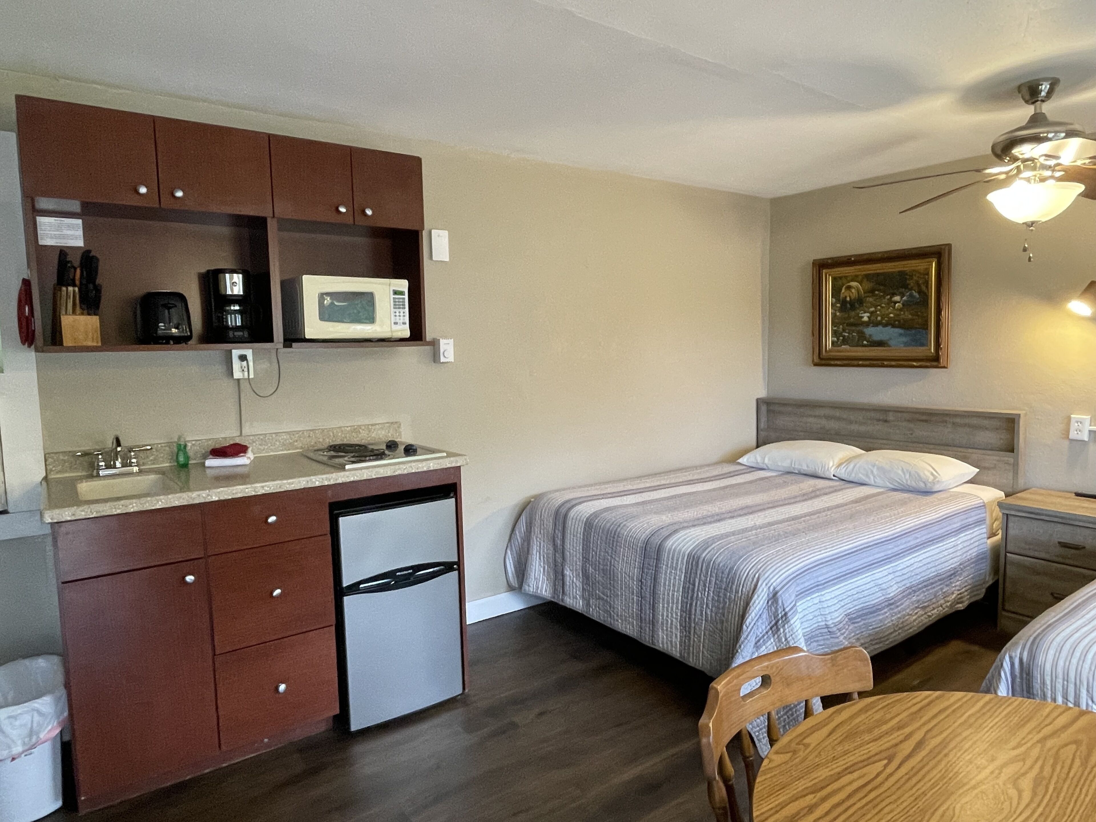 room, 2 queen beds (efficiency) | private kitchen | microwave, coffee/tea maker