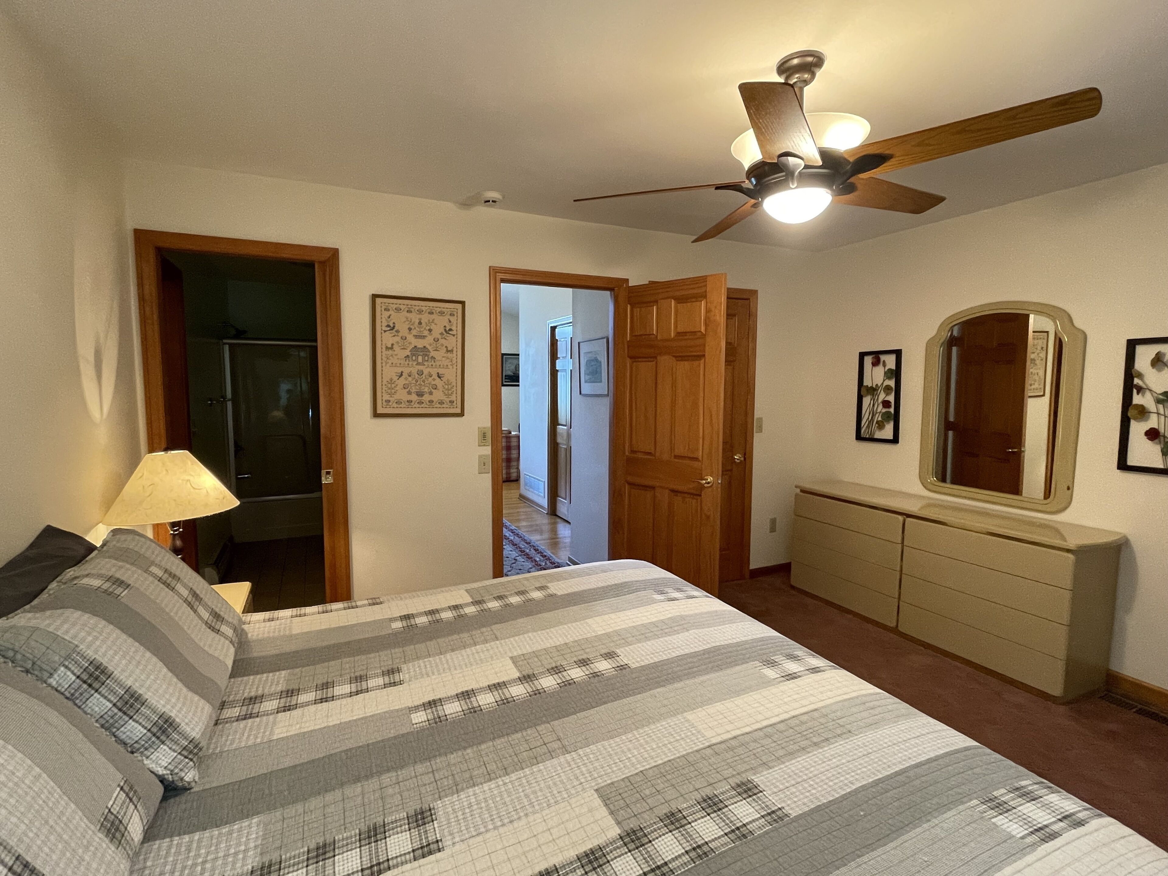 panoramic room, balcony, lake view | free wifi, bed sheets