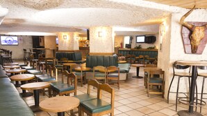 Bar (on property) - Hotel Miraflores Excellent City (Villahermosa)