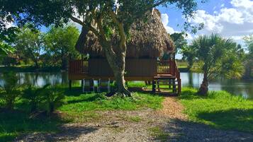 Bungalow Tradisional, 1 kamar tidur, pemandangan danau, tepi danau | Gazebo