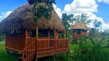 Traditional Bungalow, 1 Bedroom, Partial Lake View, Corner | Exterior