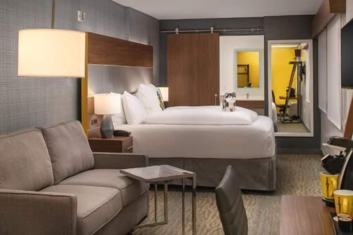 Premium bedding, pillowtop beds, desk, laptop workspace