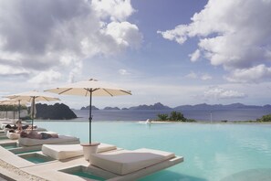 2 kolam renang outdoor