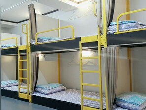 Individuell dekoriert, individuell eingerichtet, Verdunkelungsvorhänge