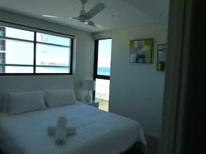 Apartment, 2 Bedrooms, Spa Bath, Partial Ocean View