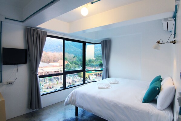 Zleep Better room | Hypo-allergenic bedding, desk, free WiFi, bed sheets - To Zleep Hotel Khaolak (Takua Pa)