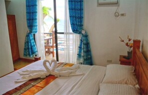 經濟客房 | 迷你吧、房內夾萬、床單