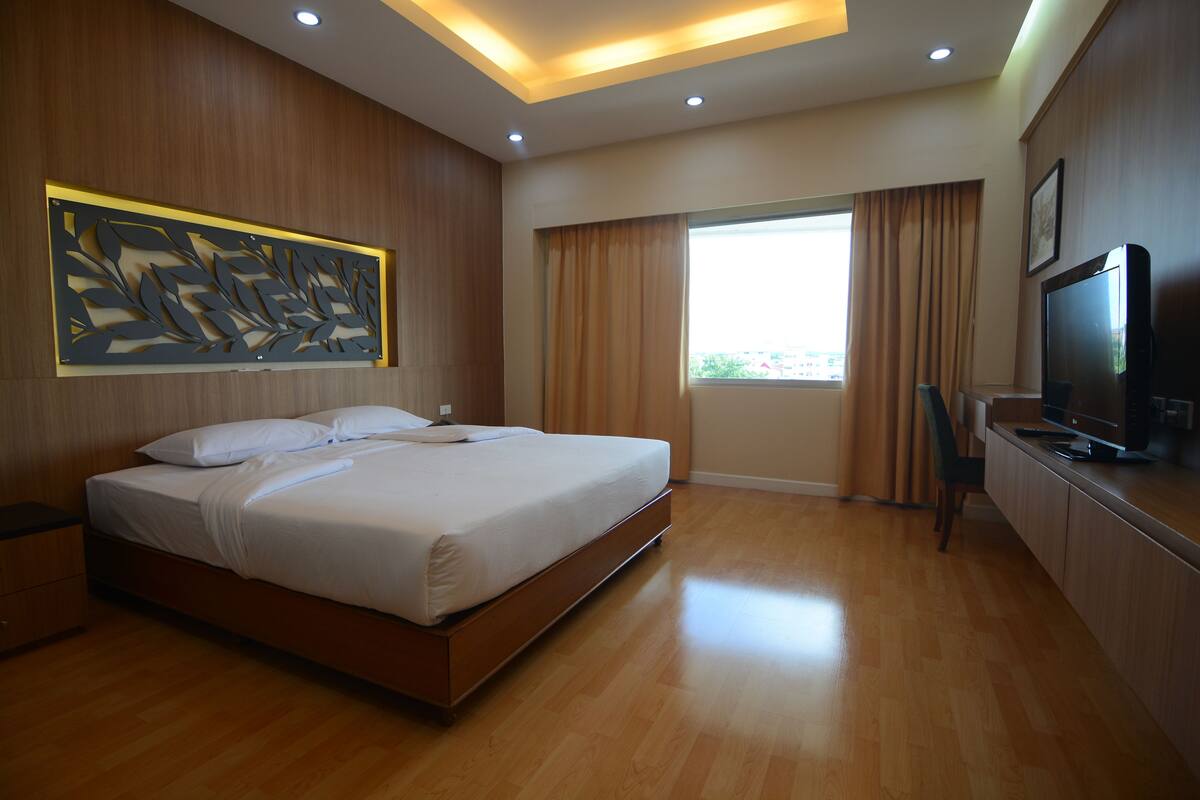Grand Deluxe Double Room | Sengetøy av topp kvalitet, minibar, skrivebord og blendingsgardiner
