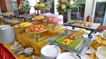 3 restaurants, spécialités Cuisine internationale