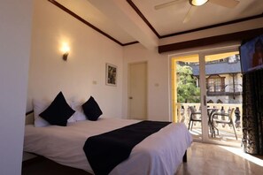 Seprai premium, tempat tidur Tempur-Pendic, minibar, dan brankas