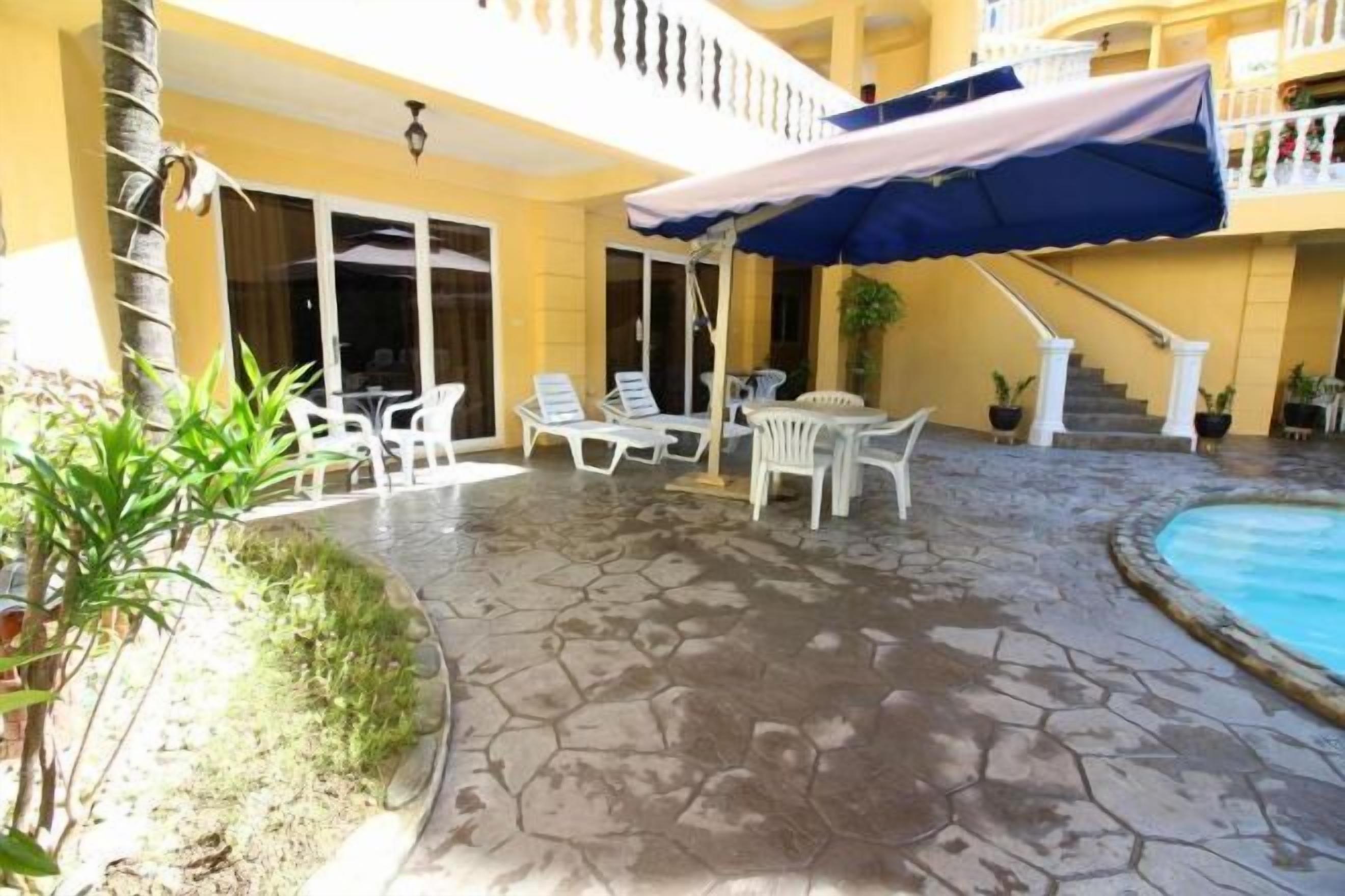 Ropa de cama de alta calidad, camas Tempur-Pedic y minibar 