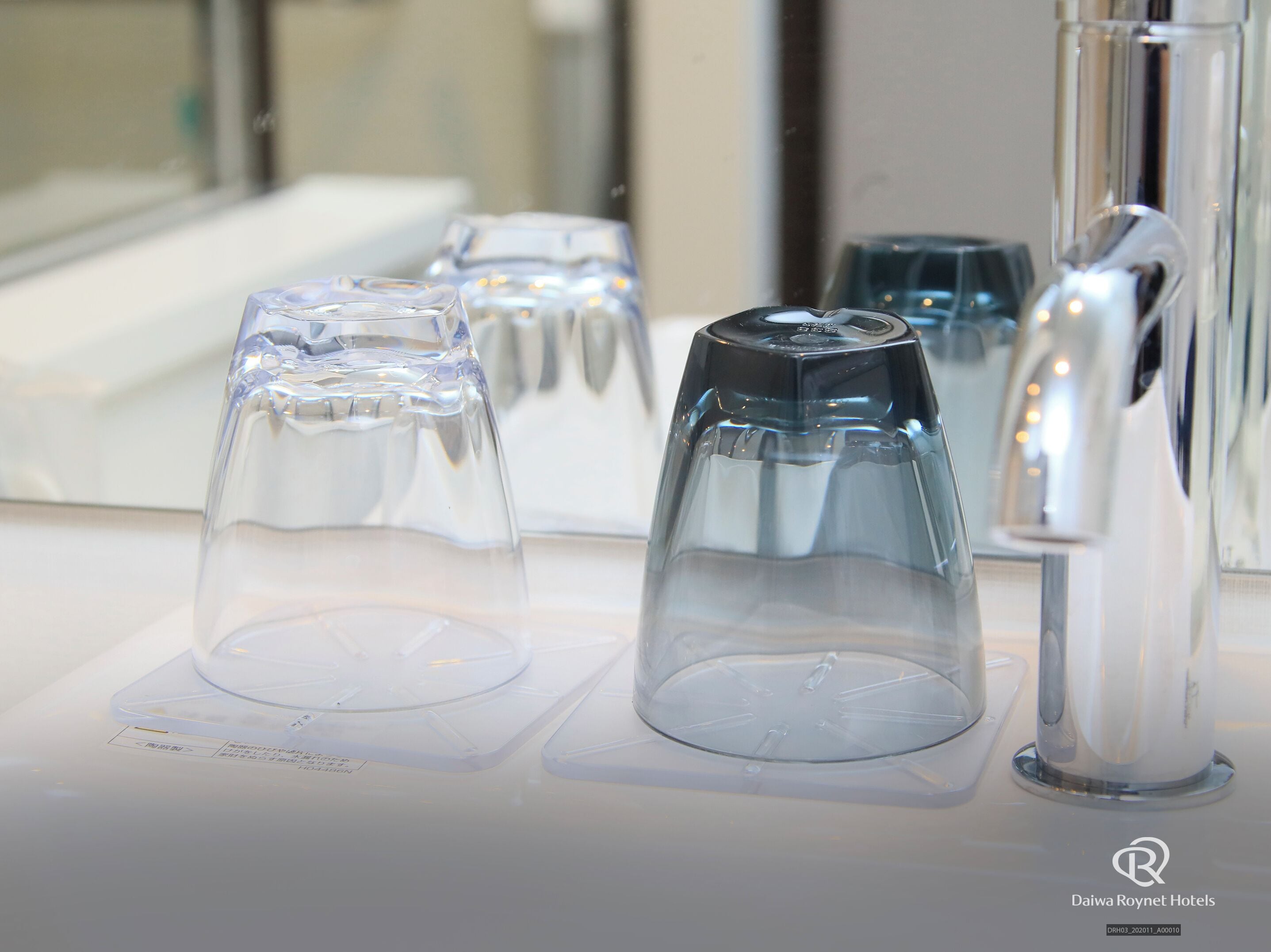 combined shower/bathtub, free toiletries, hair dryer, slippers