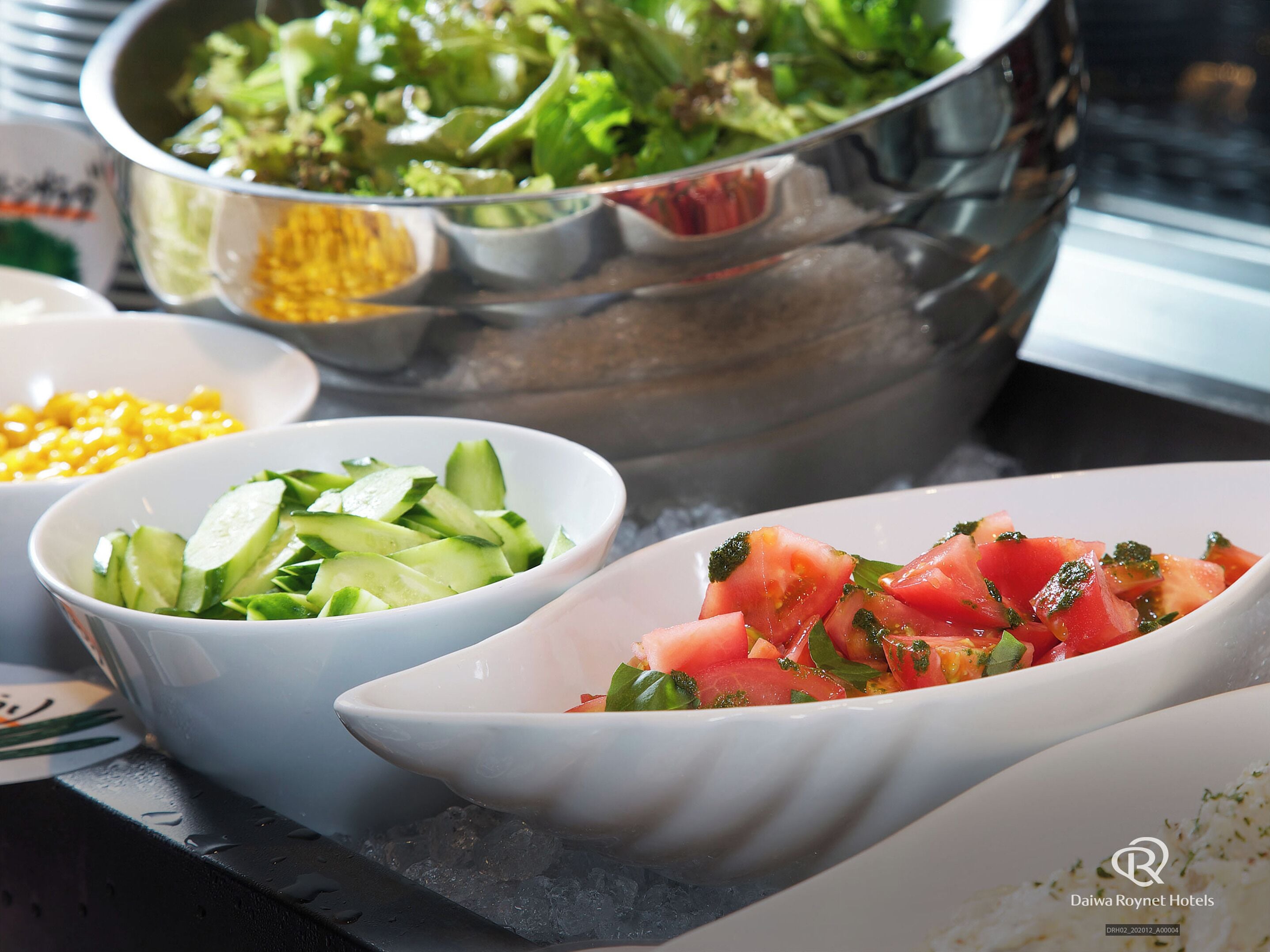 daily buffet breakfast (jpy 1800 per person)