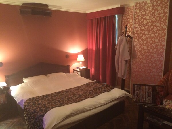 Standard Double Room, Smoking (Love Hotel) | Individually decorated, individually furnished, free WiFi