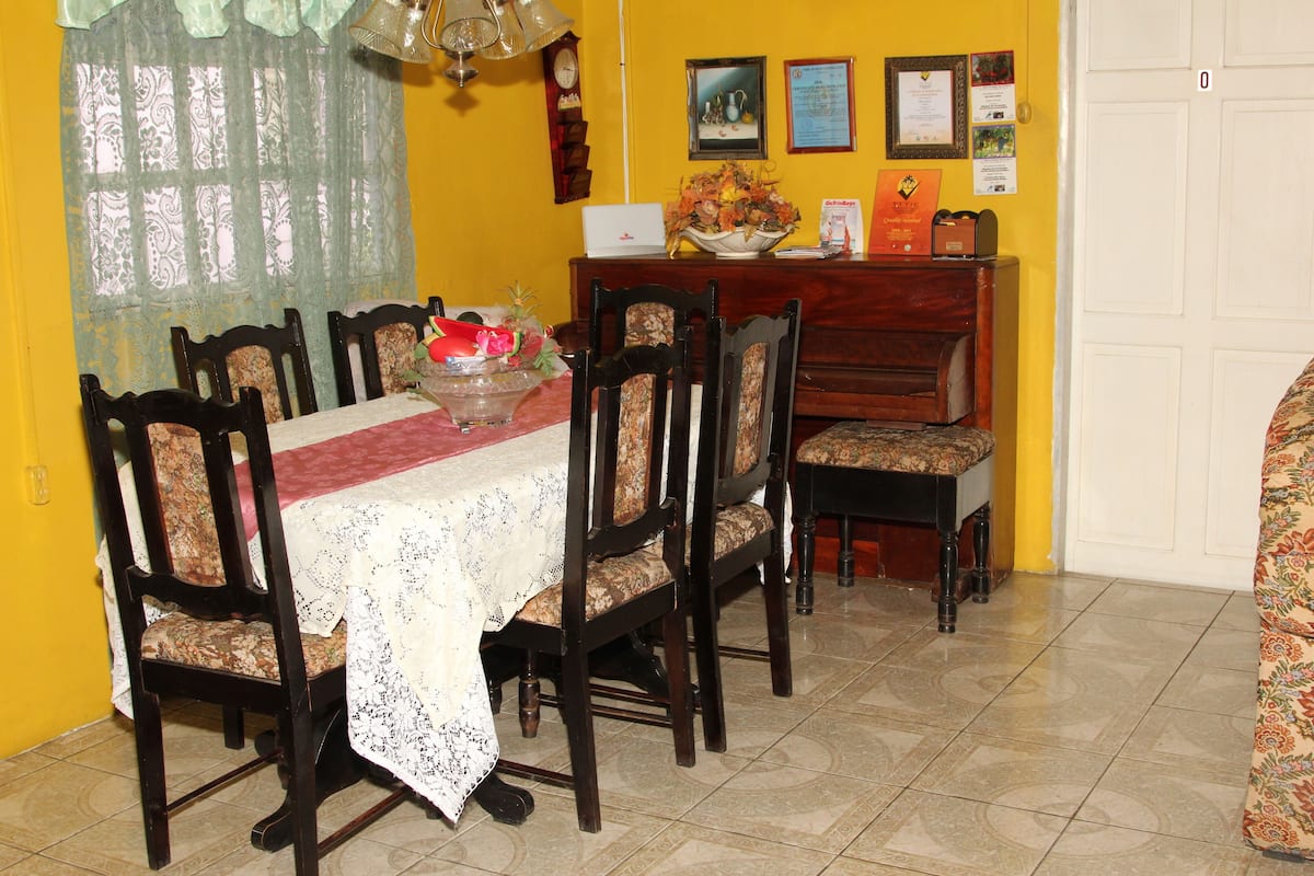 ห้องเบสิกดับเบิล | 1 ห้องนอน, โต๊ะทำงาน, ผ้าม่านกันแสง, Wi-Fi ฟรี