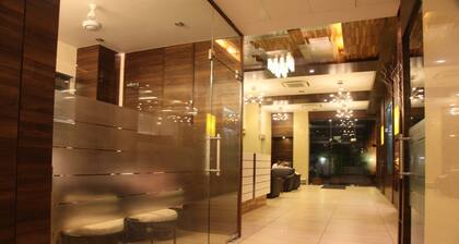 Le Grande Residency
