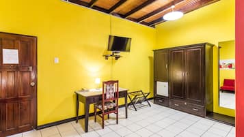 Standard Room, 2 Twin Beds | Living area | TV