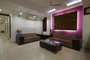Reception - Hotel Good Night (Ahmedabad)