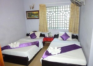 Double Room (with FAN) | Minibar, desk, free WiFi