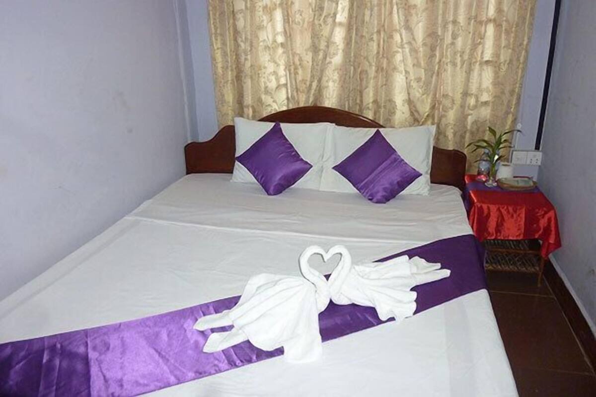 Double Room (with Aircon)