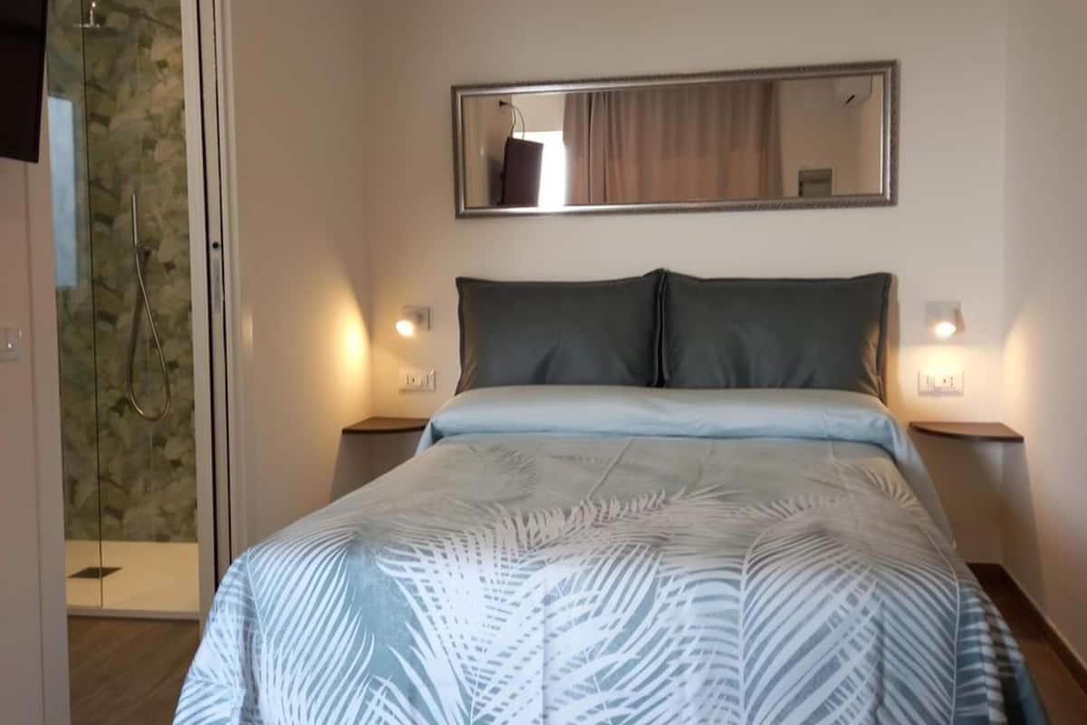 1 bedroom, premium bedding, bed sheets