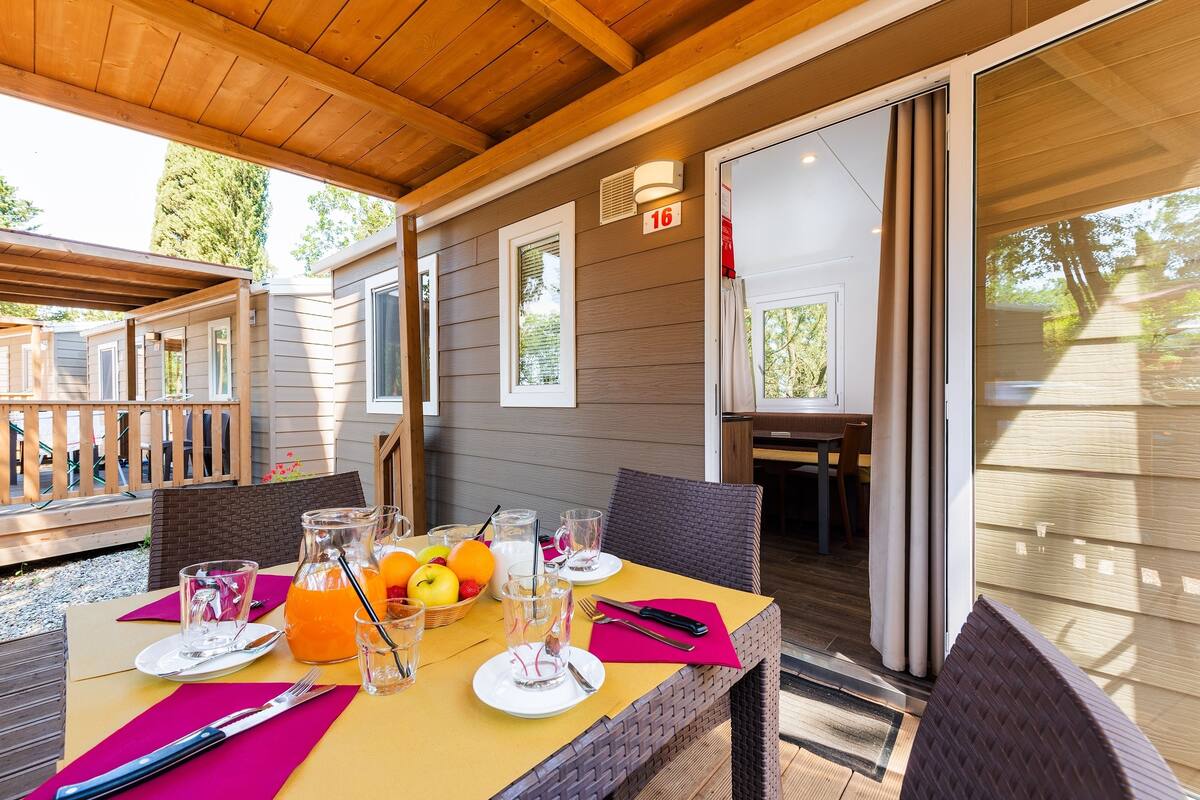 Standaard stacaravan | Terras