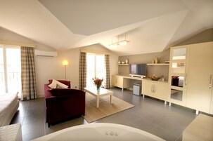 豪華雙人房 | 高級寢具、迷你吧、客房內保險箱、隔音