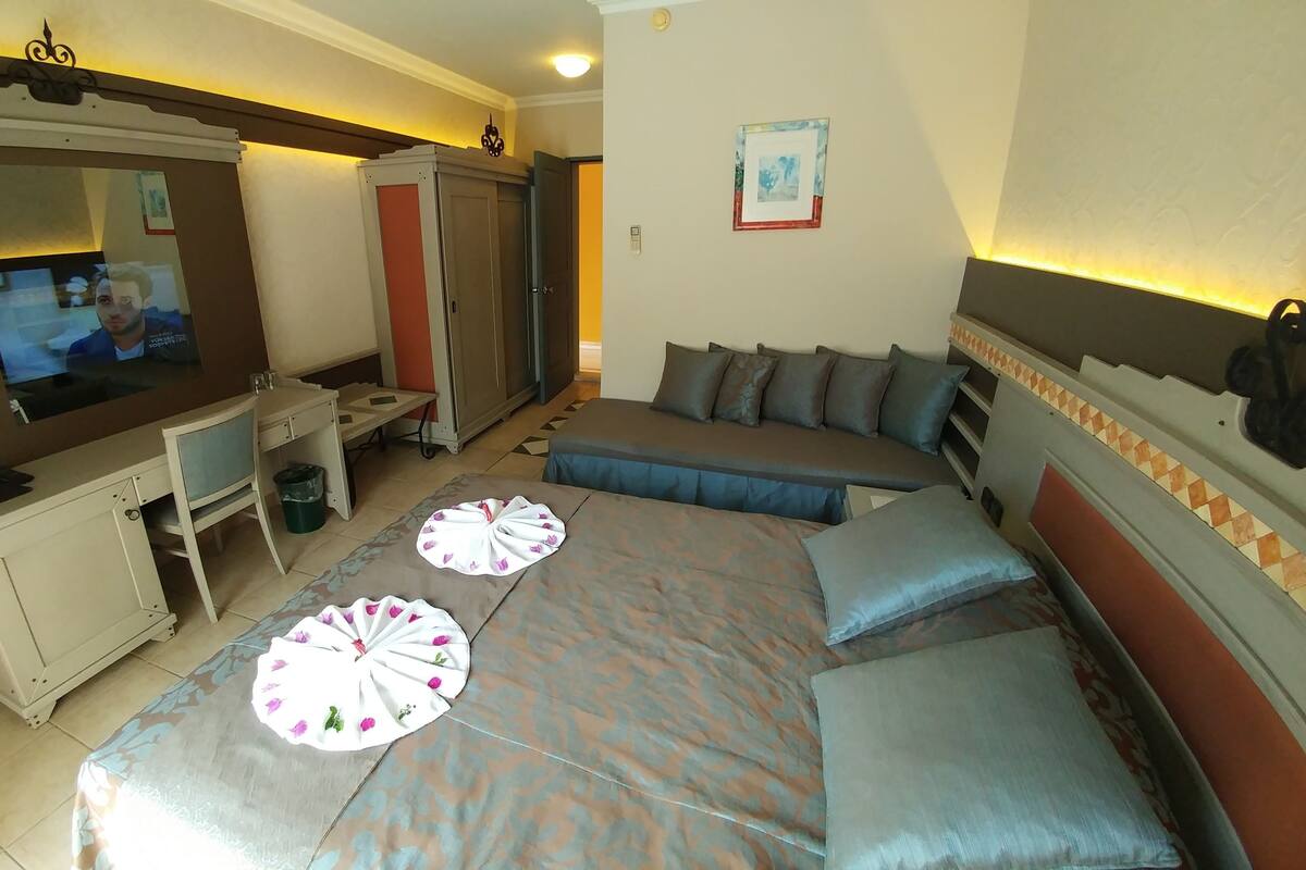 Standard-Doppelzimmer, 1 Doppelbett | Hochwertige Bettwaren, Minibar, Zimmersafe, schallisolierte Zimmer