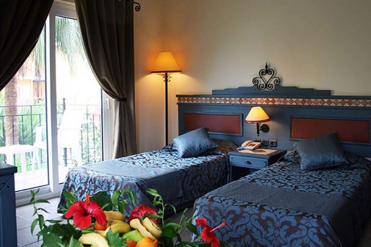 Premium bedding, minibar, in-room safe, soundproofing