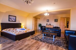 Free cribs/infant beds, rollaway beds, free WiFi