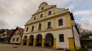 Façade de lâhĂ©bergement - soirĂ©e/nuit