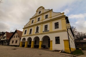 Front of property - evening/night