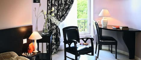 In-room safe, individually decorated, individually furnished, desk