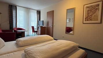 Kahden hengen standard-huone, 1 parisänky | Minibaari, tallelokero huoneessa, työpöytä, ilmaiset vauvansängyt