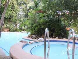 Bañera de hidromasaje exterior