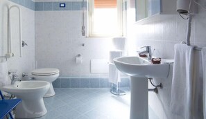 Chambre Triple | Salle de bain