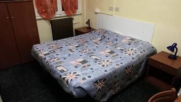 Desk, free cots/infant beds, free WiFi, bed sheets