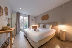 Apartment, 2 Bedrooms (6 people) | Desk, blackout drapes, soundproofing, free WiFi - Appartements de l'Hélios - Îles des Embiez (Six-Fours-les-Plages)