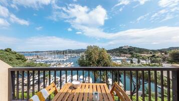 Apartamento, 3 quartos (8 people) | Terraço/pátio