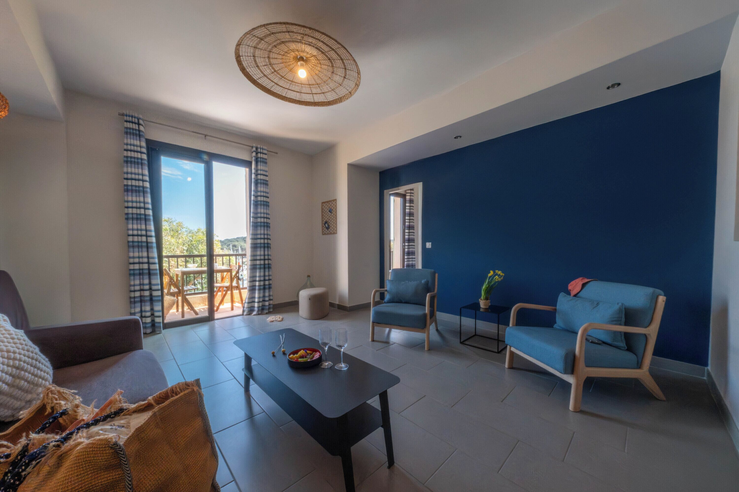 Apartment, 3 Bedrooms (8 people) | Living area