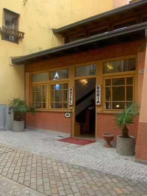 Property entrance - Hotel Doria (Nago-Torbole)