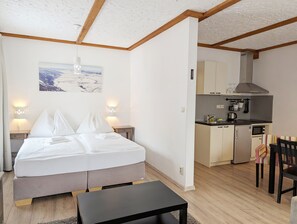 Desk, blackout drapes, cribs/infant beds, free WiFi - Penzión Mária (Liptovsky Mikulas)